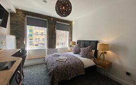 Royal Mile Queen Apartment